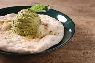 HUMMUS DE PESTO