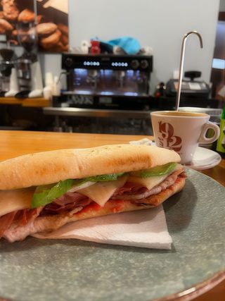 Bocadillo tortilongui