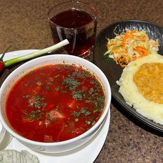 Обід з борщем 