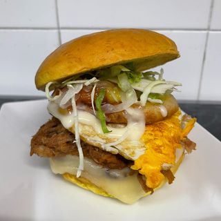 HAMB.PULLED PORK IGUANA+BACON