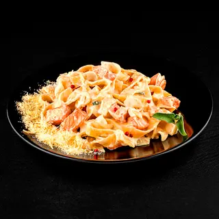 Salmon fettuccine