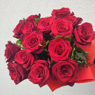 Klasycze czerwone róże 15szt