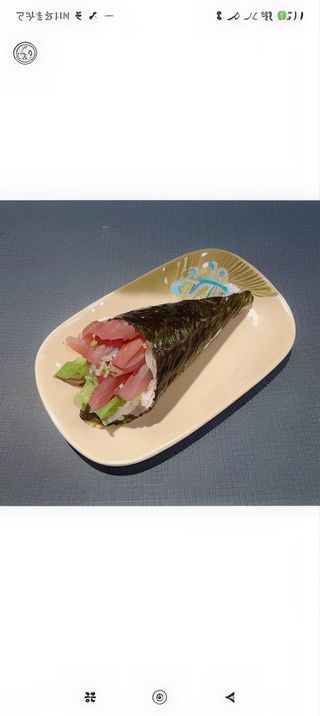 Temaki De Atún Y Aguacate