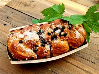 Домашен козунак със стафиди (700г)