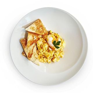 Revuelto de gambas y calabacín