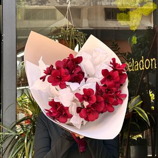 Bouquet Artificiel 4 tiges Rouge &  1 tige Blanc
