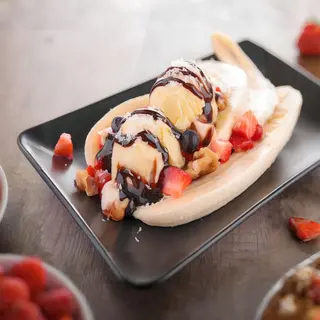 Banana Split Amb Dos Boles De Gelat