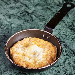 2 eggs of your choice