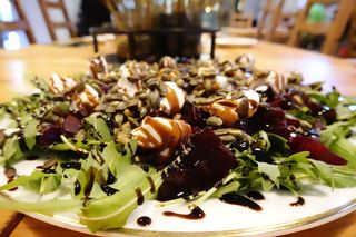 Sałata z kozim serem