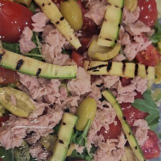 Insalatona Con Tonno