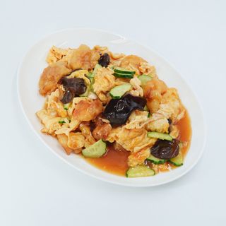 768 Pohovana riba sa jajima u sosu 600g