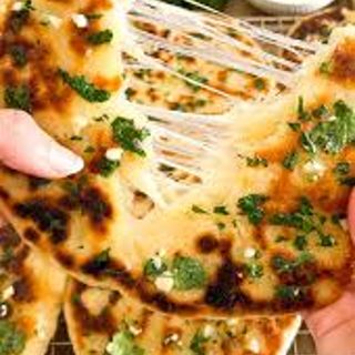 Naan con Queso