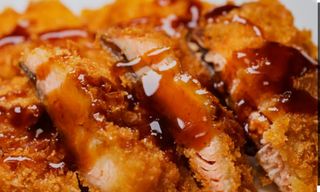 Pollo panko con salsa teriyaki y sesamo