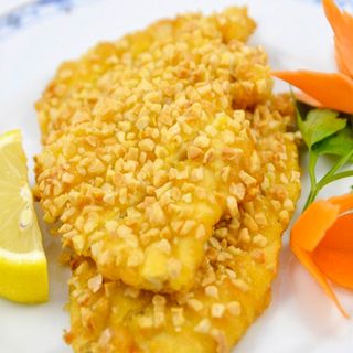 Pechuga De Pollo Frita Rebozada Con Almendras 