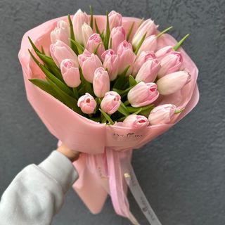 Букет із 25 тюльпанів 