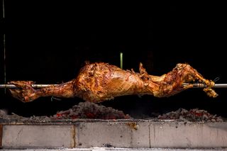 Pečena janjetina kg