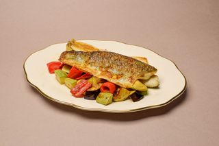 Filet brancina na sotiranom povrću