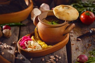 ლობიო მჭადით და მჟავეულით