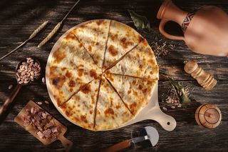 ლობიანი რაჭული ლორით 8 ნაჭერი