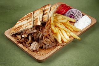 Giros svinjski porcija