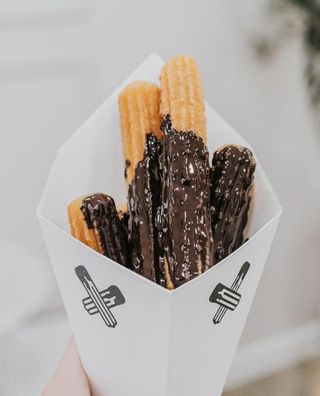 Churros Con Tooping De Chocolate (6 Uds.)
