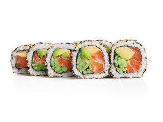 Каліфорнія з лососем в кунжуті (250g)