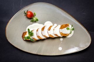 Картофель с сырным соусом и сливками/Cartofi cu sos de cascaval