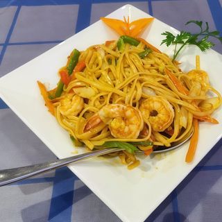 42-Tallarines Frito Con Gambas