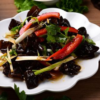 С древесными грибами 