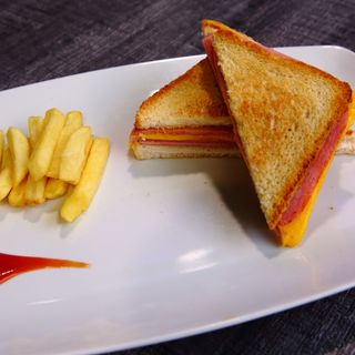 Sándwich Mixto