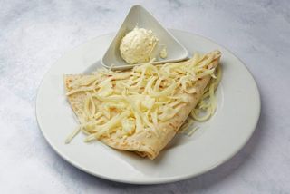 Palačinka sa pavlakom, kačkavaljem i kajmakom