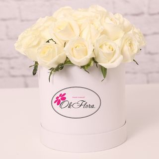 Trandafiri Albi în Cutie