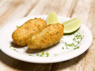 Pasteis de Bacalhau com arroz malandro