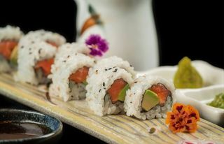 100. Sake Roll (8 Uds.)