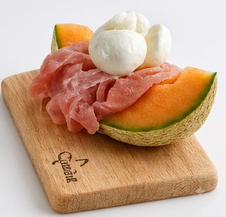 Tagliere prosciutto, melone & bocconcino
