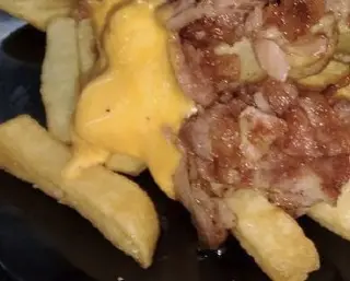 Patatine polpettine di chianina e fonduta di formaggio