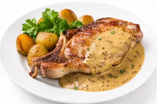 Côte De Porc À La Plancha Et Sa Sauce Moutarde