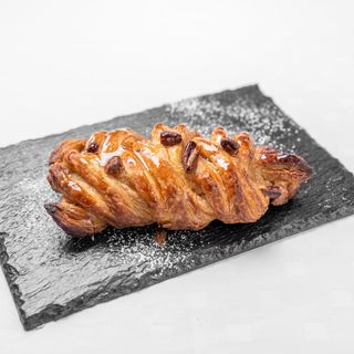 Treccia alle noci con purea di miele