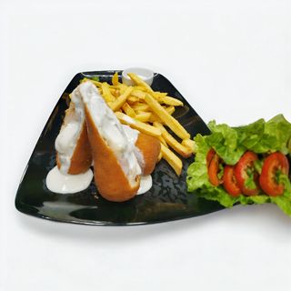 Rulou de pui cu bacon și cartofi pai