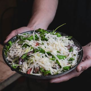 Ensalada Mediterránea ()