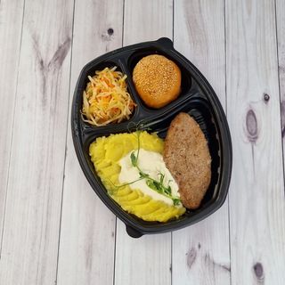 Ланч бокс №47 (котлета говяжья с картофельным пюре )