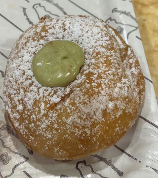 Bomboloni fritti pistacchio