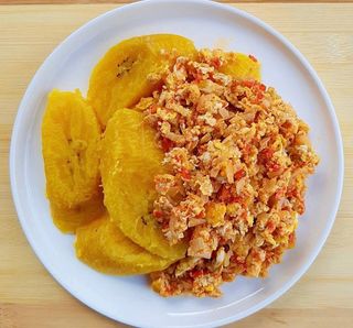 Plantain and egg sauce