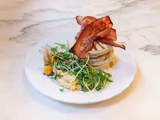 Pancakes Salados Con Bacon Y Scramble Eggs