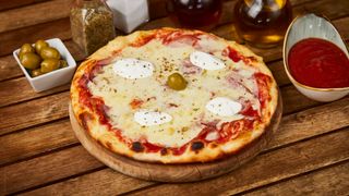 Pizza sa pečenicom 24 cm