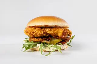 Meniu Chester’s House Burger cu cartofi pai si cola ( 330ml )
