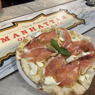 Focaccia crudo & bufala