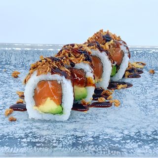 Crazy salmón roll 