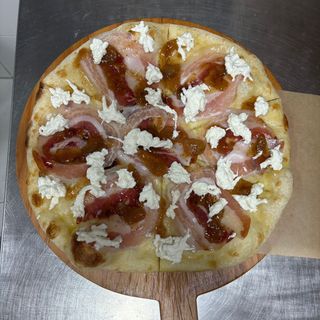 Focaccia Con Pancetta Arrotolata