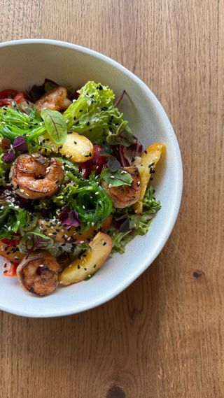 Салат з чукою та креветкою (390г)